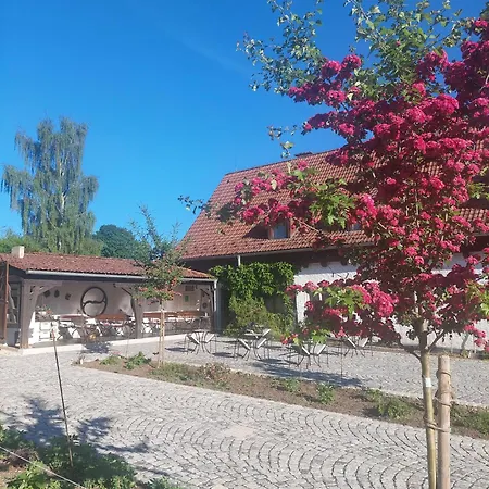 Mansky Dvur 3* Dolni Zandov