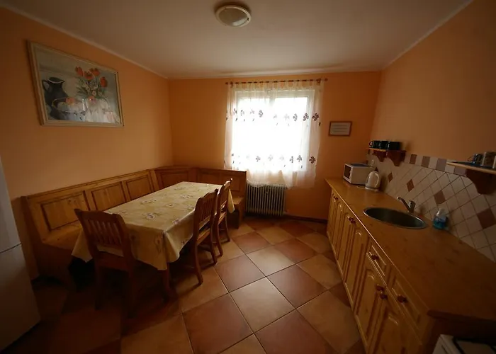 招待所 曼斯基德福尔旅馆 Dolni Zandov